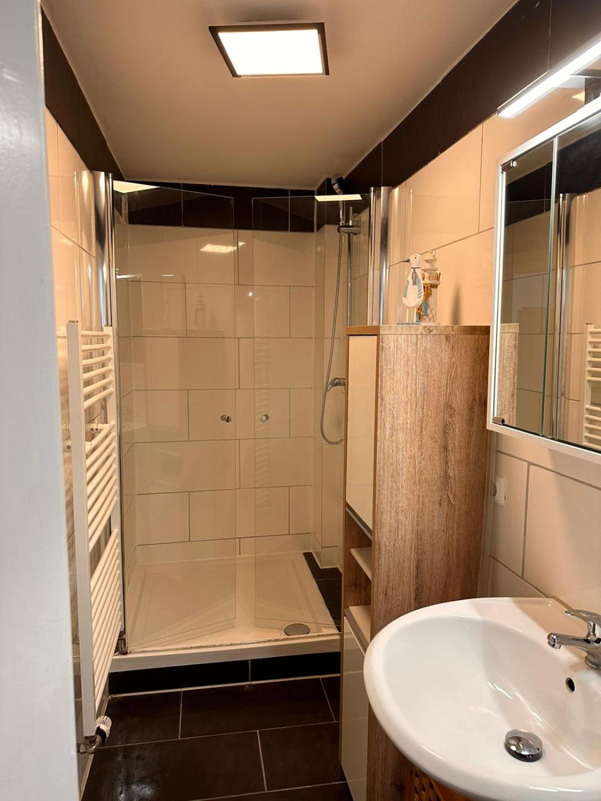 Schoenes Zimmer Im Zentrum - 3 Paderborn Dış mekan fotoğraf